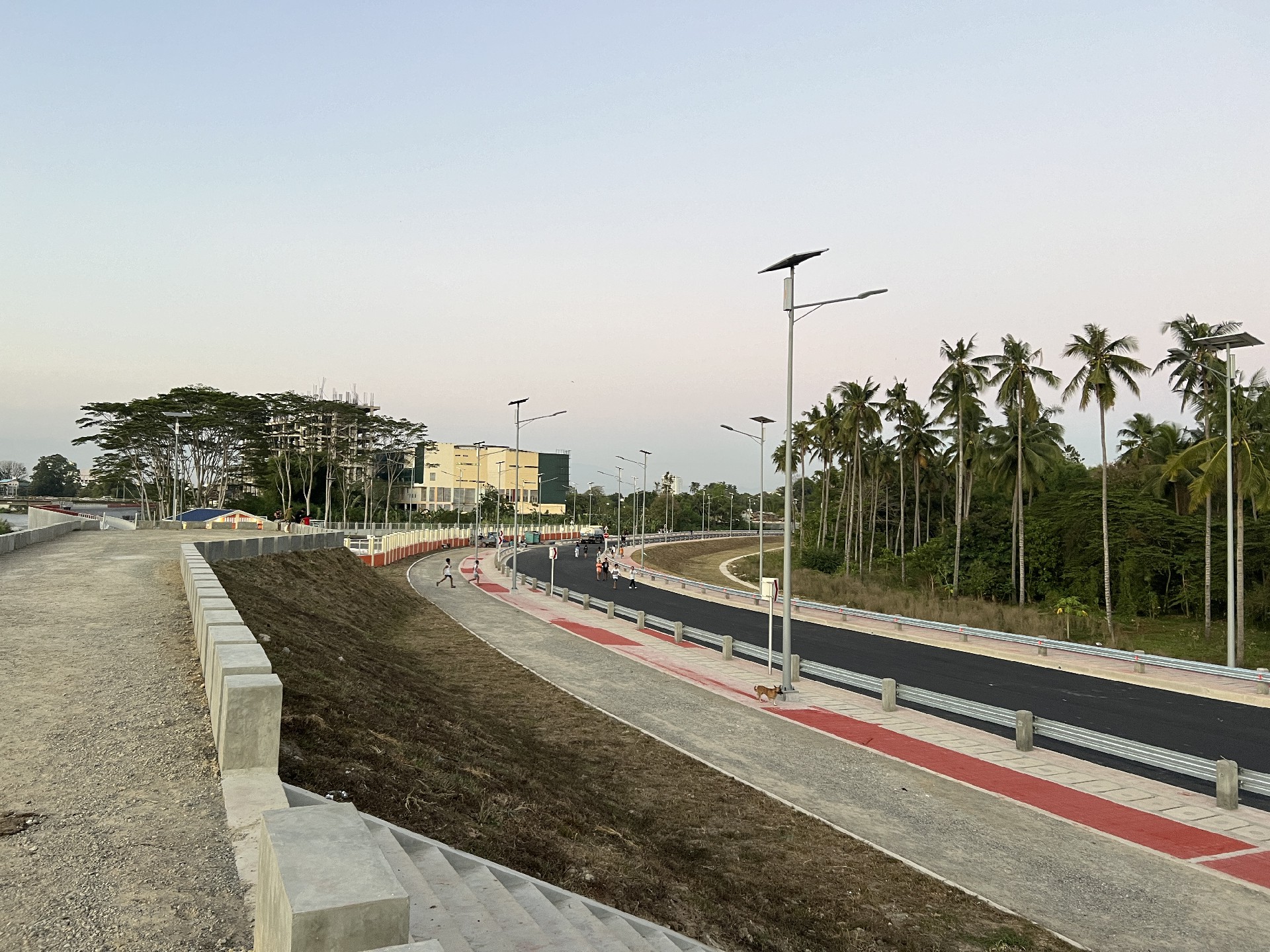 聚焦全球智慧照明，江苏开元电气设备有限公司加速路灯出口新步伐